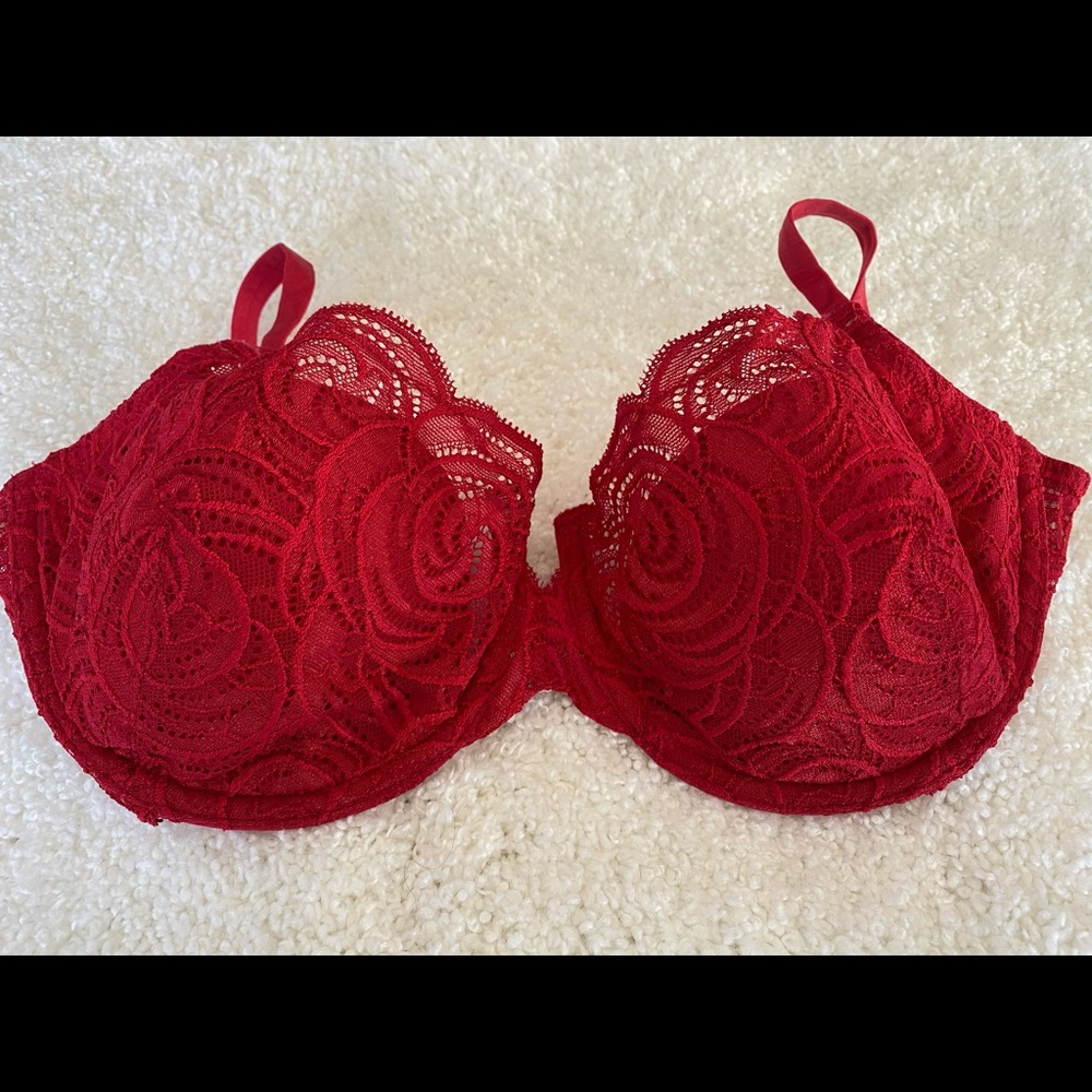 Victoria’s Secret Lace Bra 36D ❤️❤️